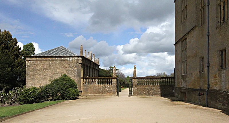 32 Orangery